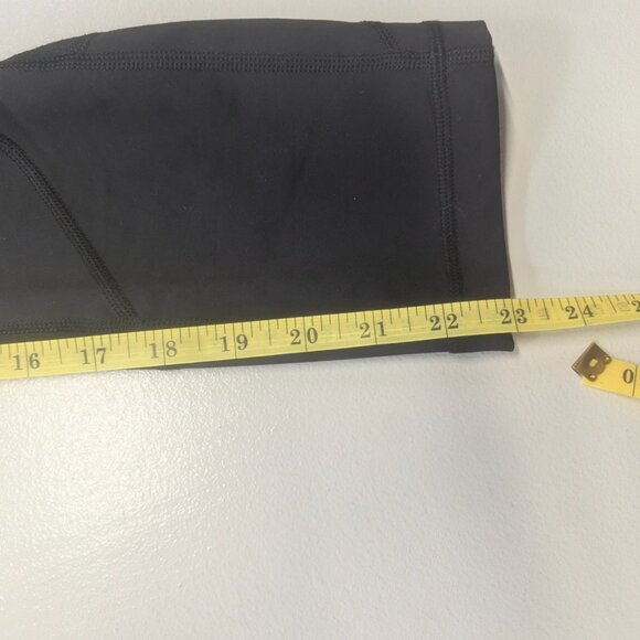 Lululemon Size 6 Black Wunder Under Cropped Leggings With Side and Back Pockets - Picture 9 of 16
